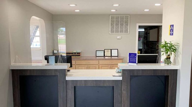 <b>Days Inn Wagoner Lobby</b>. Images powered by <a href="https://iceportal.shijigroup.com/" title="IcePortal" target="_blank">IcePortal</a>.