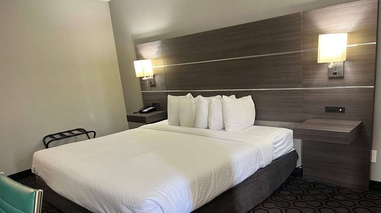 <b>Days Inn Wagoner Room</b>. Images powered by <a href="https://iceportal.shijigroup.com/" title="IcePortal" target="_blank">IcePortal</a>.