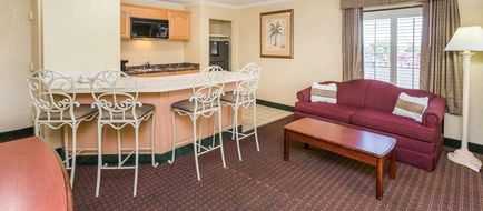 Days Inn Destin Lobby