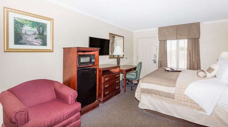 Days Inn Destin Suite