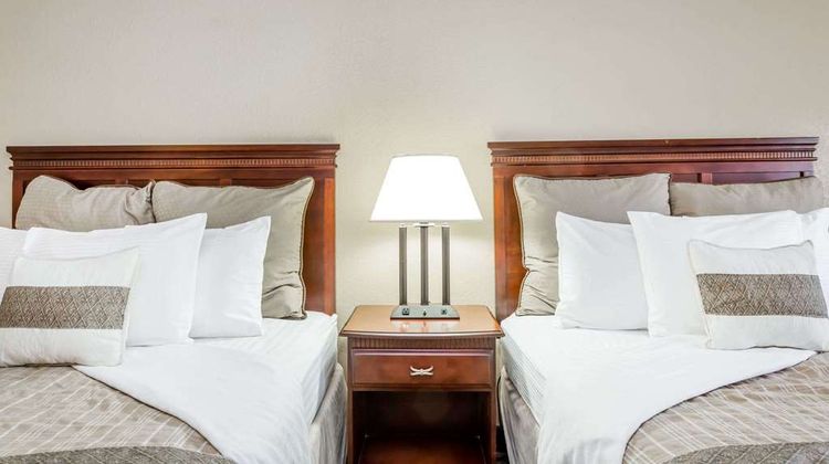 Days Inn Destin Room
