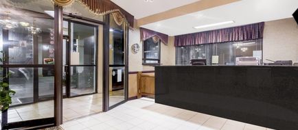 Howard Johnson Inn Perry Lobby