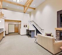 Days Inn Cadillac Lobby