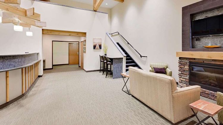 Days Inn Cadillac Lobby