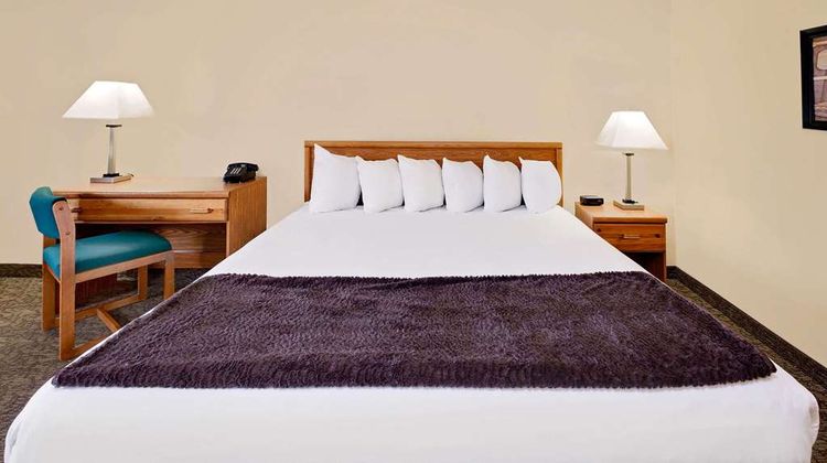 Days Inn Cadillac Room
