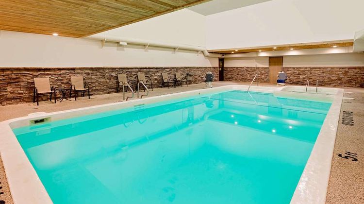 Days Inn Cadillac Pool