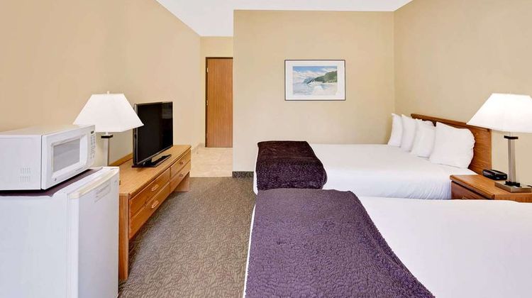 Days Inn Cadillac Room