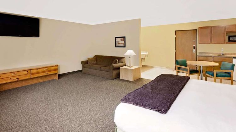 Days Inn Cadillac Suite