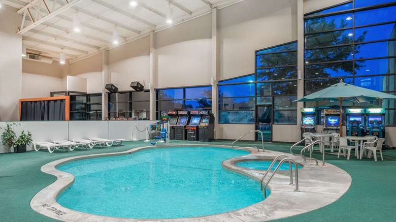 <b>Days Inn Kirksville Pool</b>. Images powered by <a href="https://iceportal.shijigroup.com/" title="IcePortal" target="_blank">IcePortal</a>.