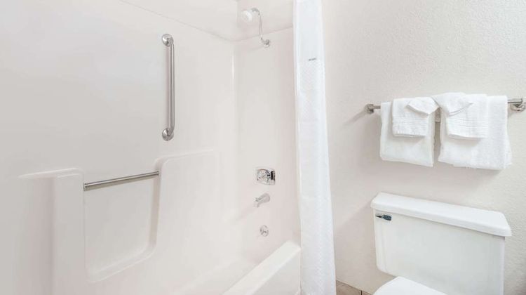 Days Inn Kirksville Room