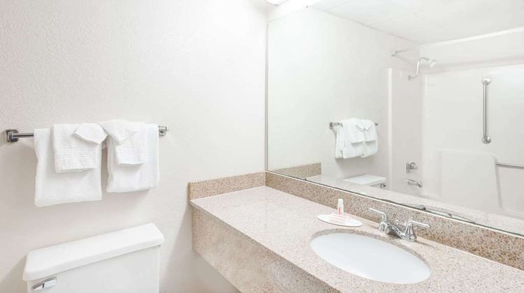 Days Inn Kirksville Room