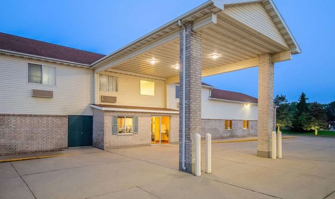 Days Inn Evansdale Waterloo Exterior