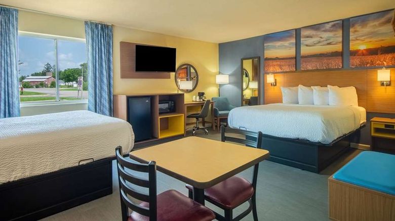 <b>Days Inn Evansdale Waterloo Suite</b>. Images powered by <a href="https://iceportal.shijigroup.com/" title="IcePortal" target="_blank">IcePortal</a>.