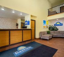 Days Inn Evansdale Waterloo Lobby
