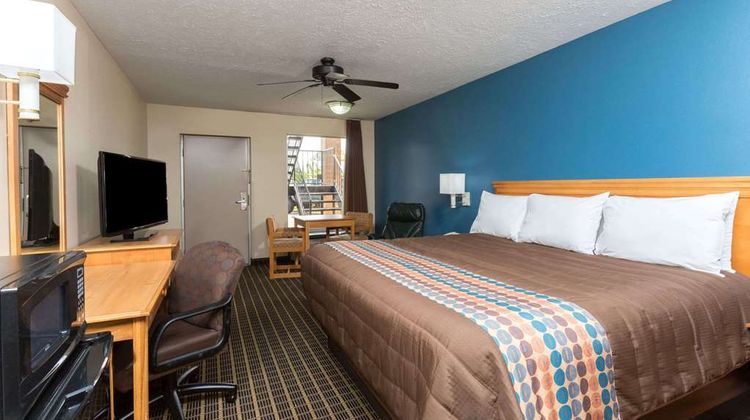 Days Inn Forest Room