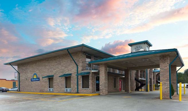 Days Inn Forest Exterior