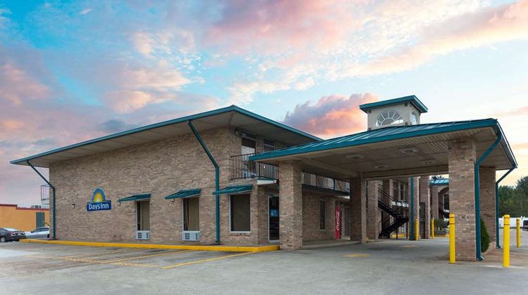 Days Inn Forest Exterior