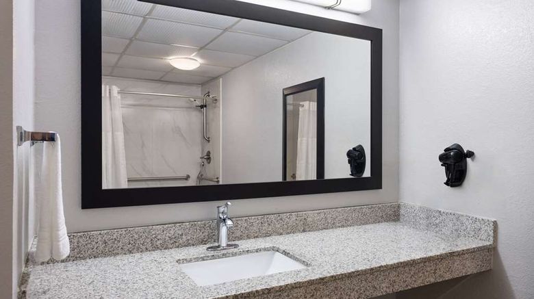 <b>Days Inn Ladson Summerville Charleston Room</b>. Images powered by <a href="https://iceportal.shijigroup.com/" title="IcePortal" target="_blank">IcePortal</a>.