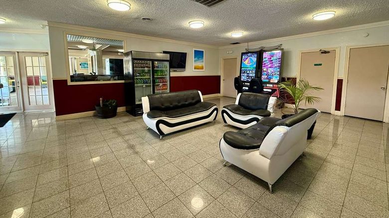 <b>Days Inn Carmel Church/Kings Dominion Lobby</b>. Images powered by <a href="https://iceportal.shijigroup.com/" title="IcePortal" target="_blank">IcePortal</a>.