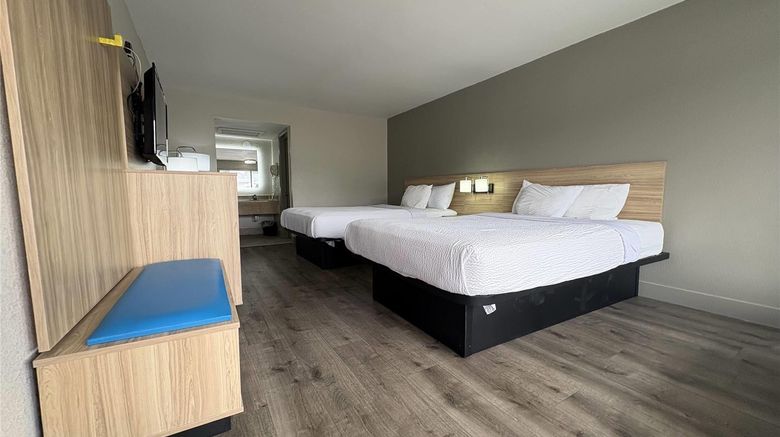 <b>Days Inn Carmel Church/Kings Dominion Room</b>. Images powered by <a href="https://iceportal.shijigroup.com/" title="IcePortal" target="_blank">IcePortal</a>.