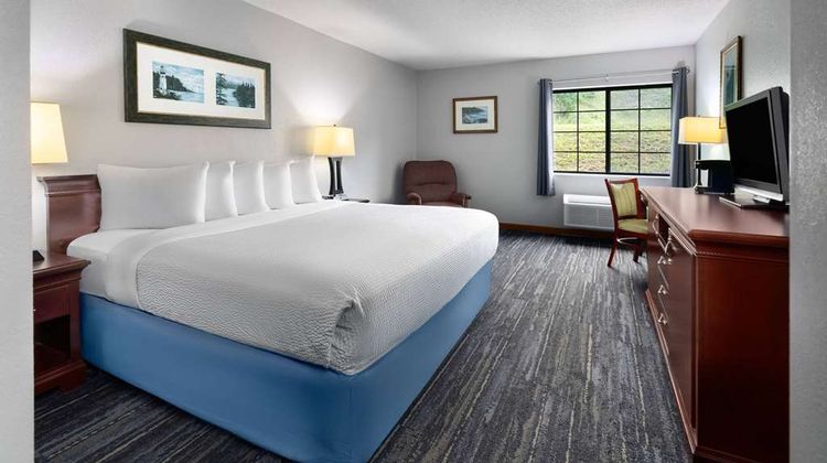 Days Inn Iron Mountain Room