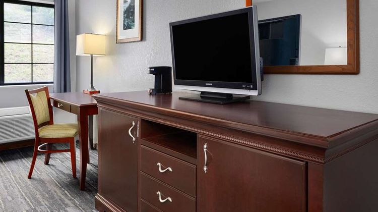 Days Inn Iron Mountain Room