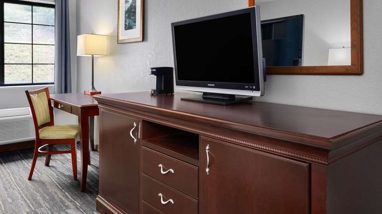 <b>Days Inn Iron Mountain Room</b>. Images powered by <a href="https://iceportal.shijigroup.com/" title="IcePortal" target="_blank">IcePortal</a>.