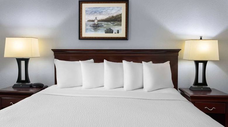 <b>Days Inn Iron Mountain Room</b>. Images powered by <a href="https://iceportal.shijigroup.com/" title="IcePortal" target="_blank">IcePortal</a>.