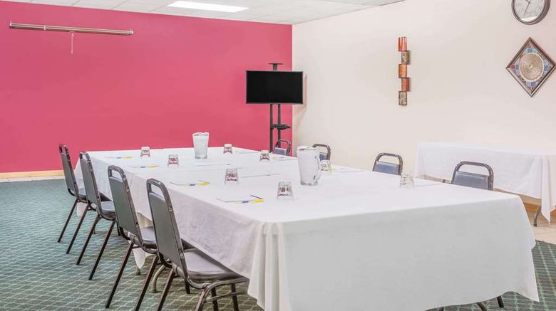 <b>Days Inn by Wyndham St Clairsville Meeting</b>. Images powered by <a href="https://iceportal.shijigroup.com/" title="IcePortal" target="_blank">IcePortal</a>.