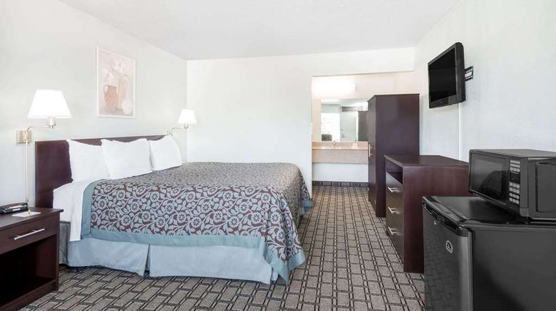 <b>Days Inn by Wyndham St Clairsville Room</b>. Images powered by <a href="https://iceportal.shijigroup.com/" title="IcePortal" target="_blank">IcePortal</a>.