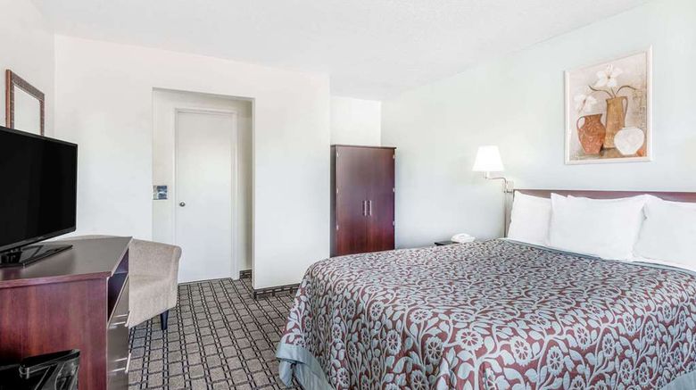 <b>Days Inn by Wyndham St Clairsville Room</b>. Images powered by <a href="https://iceportal.shijigroup.com/" title="IcePortal" target="_blank">IcePortal</a>.
