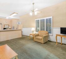 Days Inn Deming Lobby