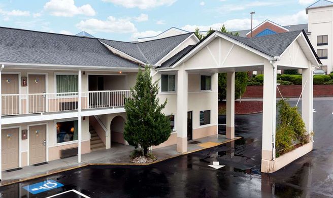 Days Inn Dahlonega Exterior