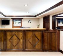 Days Inn Dahlonega Lobby