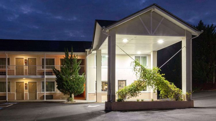 Days Inn Dahlonega Exterior