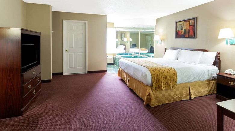 <b>Days Inn Dahlonega Room</b>. Images powered by <a href="https://iceportal.shijigroup.com/" title="IcePortal" target="_blank">IcePortal</a>.