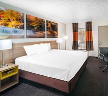 Days Inn Cookeville Room