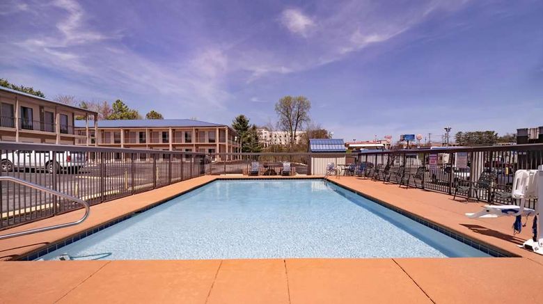 <b>Days Inn Cookeville Pool</b>. Images powered by <a href="https://iceportal.shijigroup.com/" title="IcePortal" target="_blank">IcePortal</a>.