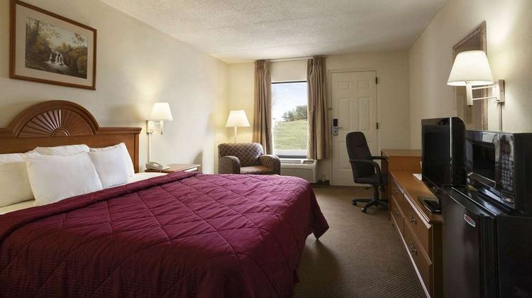 Days Inn Farmville Room