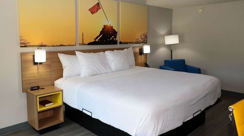 <b>Days Inn Farmville Room</b>. Images powered by <a href="https://iceportal.shijigroup.com/" title="IcePortal" target="_blank">IcePortal</a>.