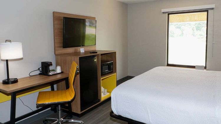 Days Inn Farmville Room
