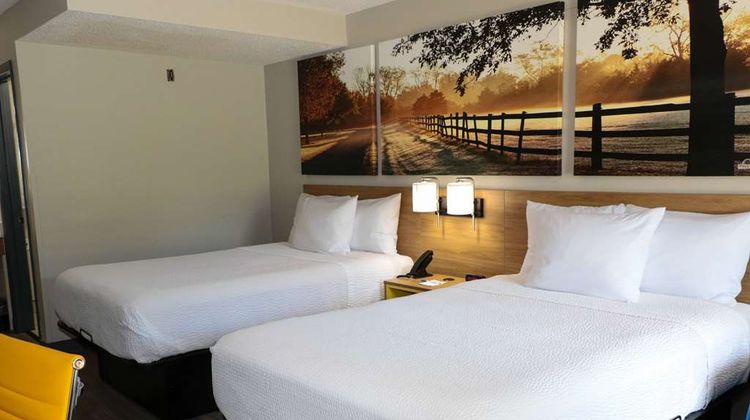 Days Inn Farmville Room