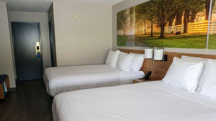 Days Inn Farmville Room