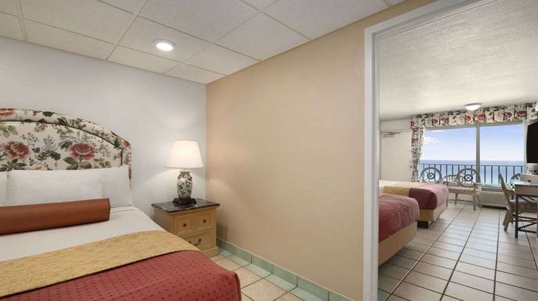 <b>Days Inn Panama City Beach/Ocean Front Suite</b>. Images powered by <a href="https://iceportal.shijigroup.com/" title="IcePortal" target="_blank">IcePortal</a>.