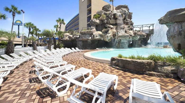 <b>Days Inn Panama City Beach/Ocean Front Pool</b>. Images powered by <a href="https://iceportal.shijigroup.com/" title="IcePortal" target="_blank">IcePortal</a>.