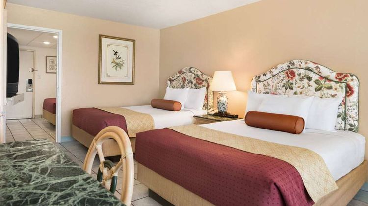 Days Inn Panama City Beach/Ocean Front Suite