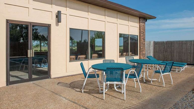 <b>Days Inn Pontoon Beach Exterior</b>. Images powered by <a href="https://iceportal.shijigroup.com/" title="IcePortal" target="_blank">IcePortal</a>.