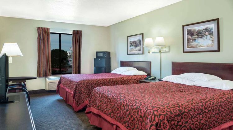 Days Inn Pontoon Beach Room