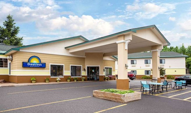 Days Inn Marquette Exterior