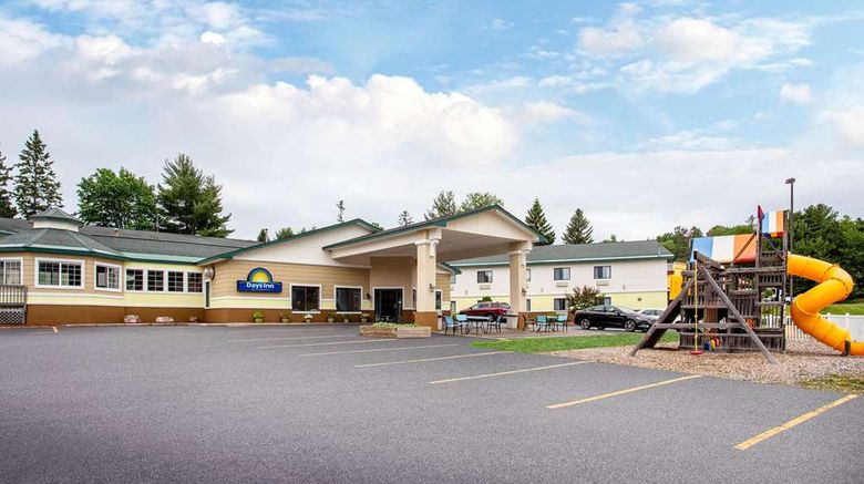 <b>Days Inn Marquette Exterior</b>. Images powered by <a href="https://iceportal.shijigroup.com/" title="IcePortal" target="_blank">IcePortal</a>.